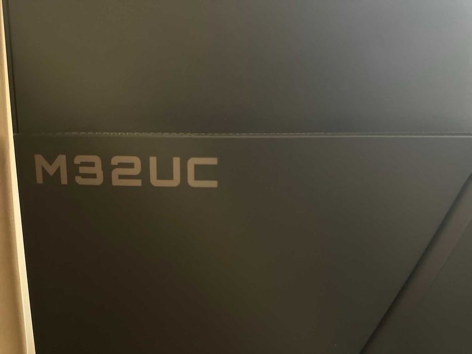 Gigabyte M32UC 31.5" IPS 160Hz, UHD 4K - Извит геймърски монитор