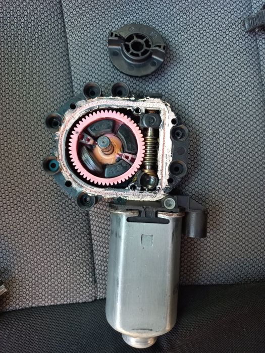 Стъклоповдигачи за Рено Меган Сценик сценик
Renault Megane Sc