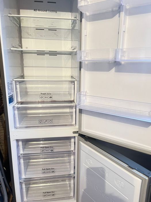 Продам холодильник Samsung RB37A5200SA