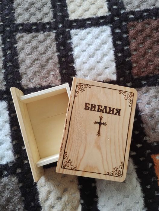 Ръчно пирографиране на албуми, табели, картички, кутии и др