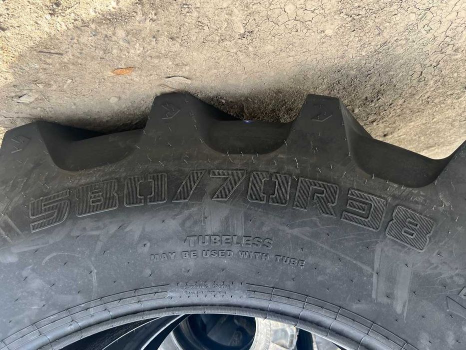 Anvelope noi radiale 580/70R38 pentru tractor spate marca CEAT
