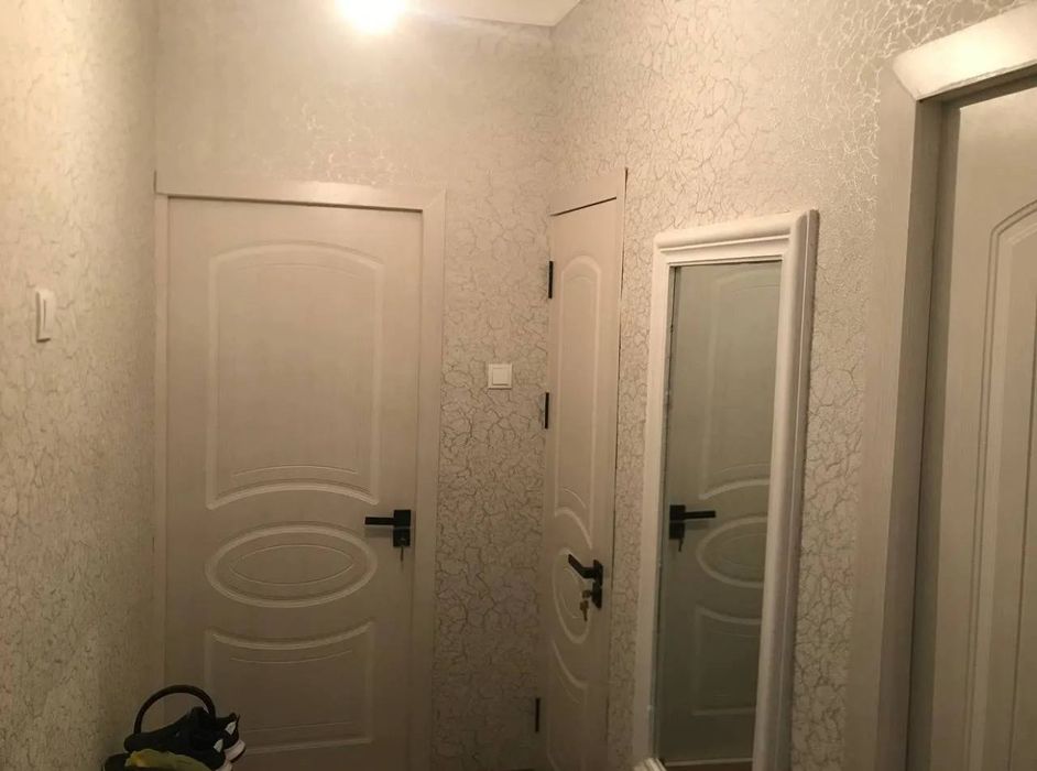 Yunsobod 12 kv 2/1/4/50 kv toza uy srochniy variyant..