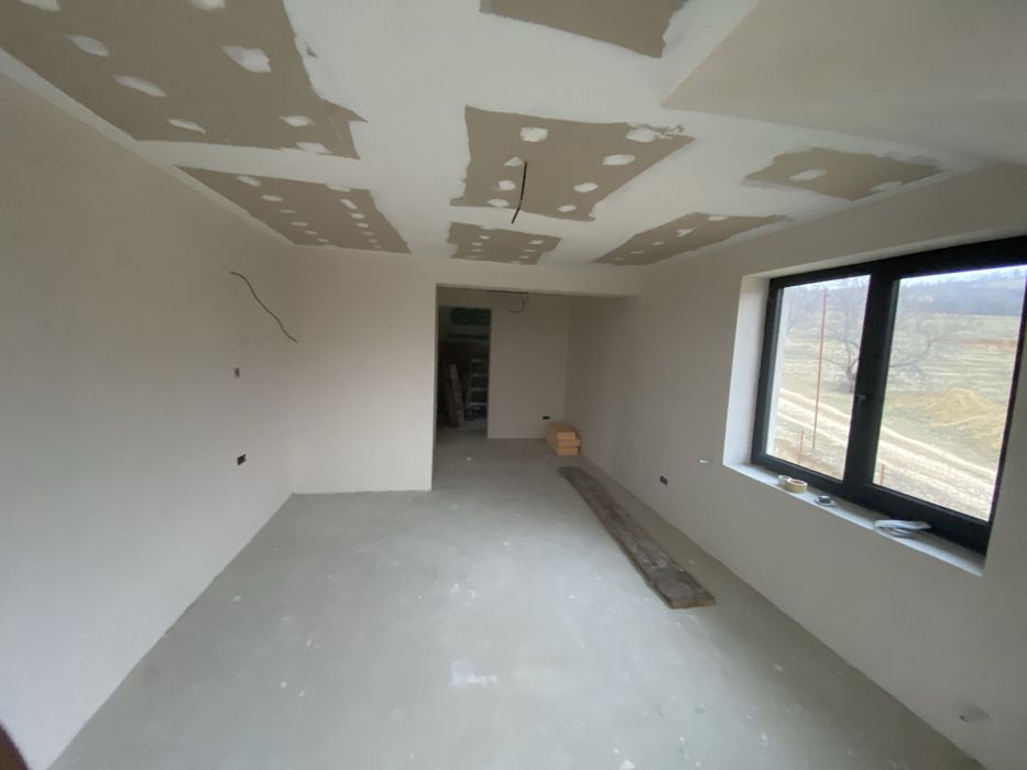 Casa 4 camere de vanzare