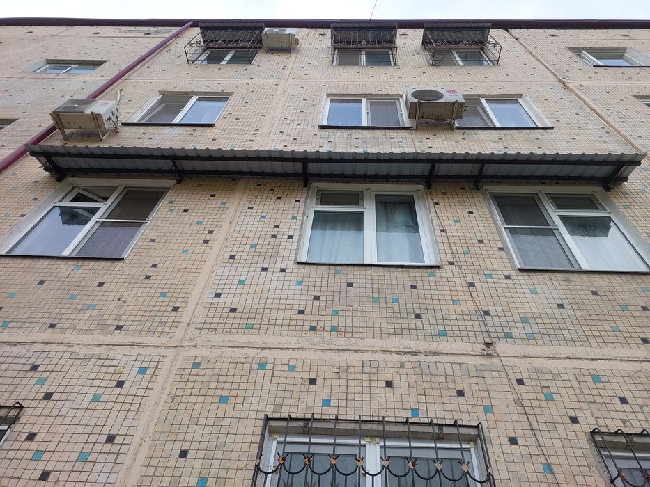 Установка над окнами козырьки делаем на заказ быстро и качественно