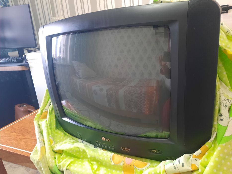 Телевизор LG в хорошем состоянии