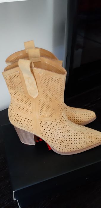 Cizme de vara perforate .superbe 39