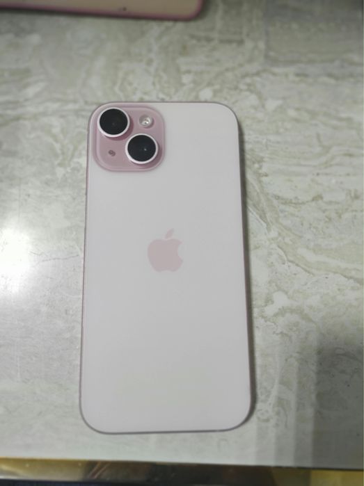 Iphone 15 розовый