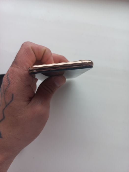 ПРОДАМ Айфон XS 64gb