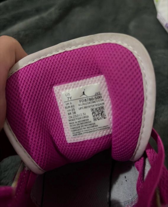 Air jordan 1 mid fire pink