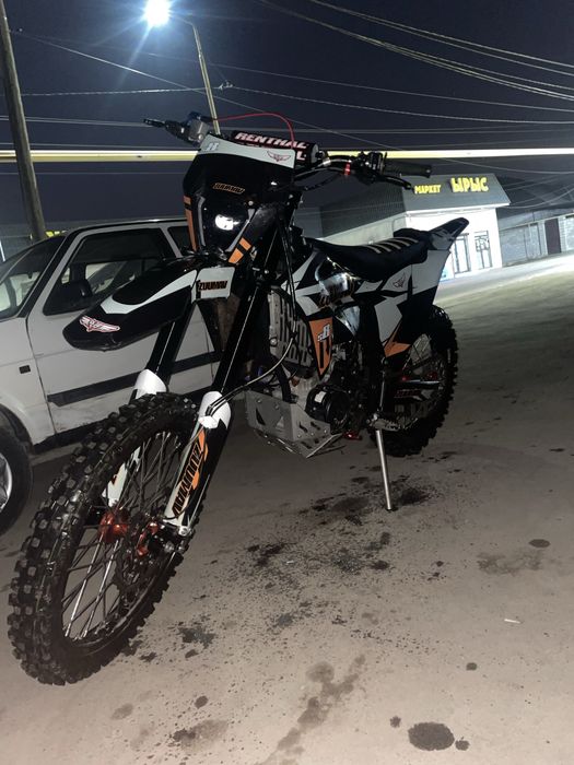 Продам zuumav s8