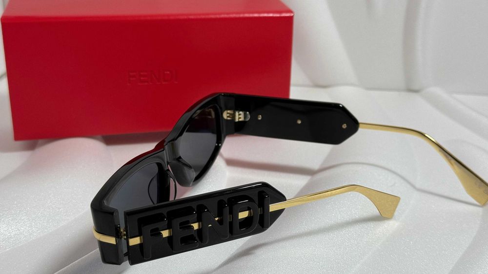 Оригинални Дамски слънчеви очила Fendi