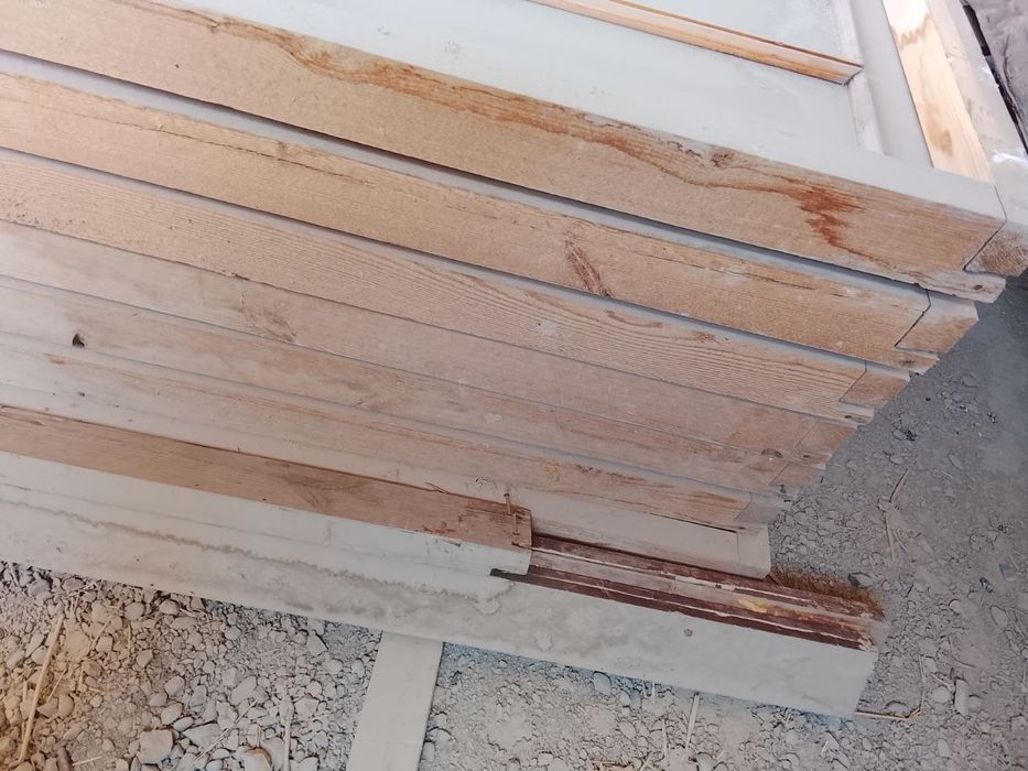 Ёгоч ромлар сотилади, 8та. Кесакиси янги килинган Хаммасини ойнаси бор