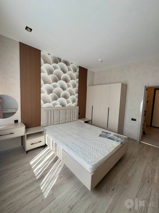 High tech kvartira Bobur Residence