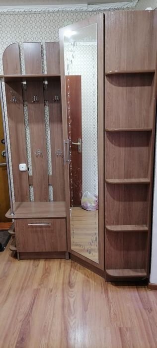 Срочно продам угловую прихожую