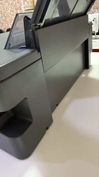 Продам Epson L8050 sotiladi-kam Ishlagan