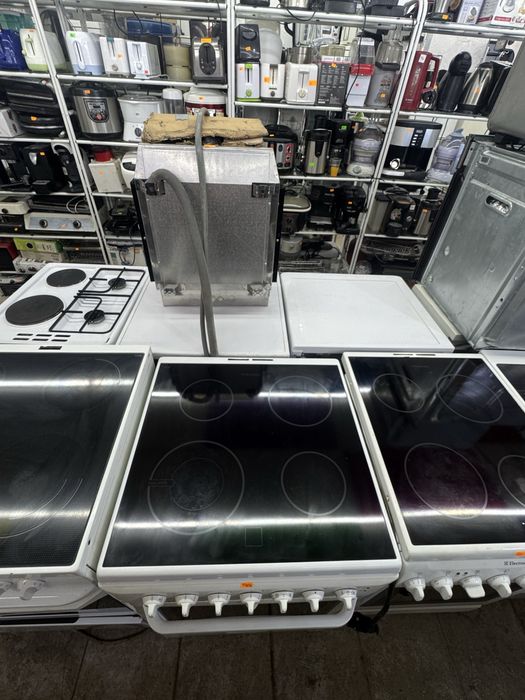 Готварска печка керамични котлони electrolux