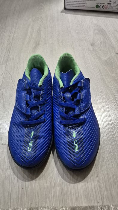 Ghete de fotbal Kipsta  pt băieți mărimea 31