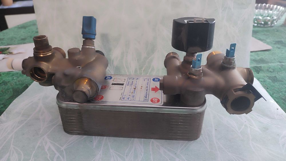 Продавам газов котел двуконтурен MOTAN MT на части