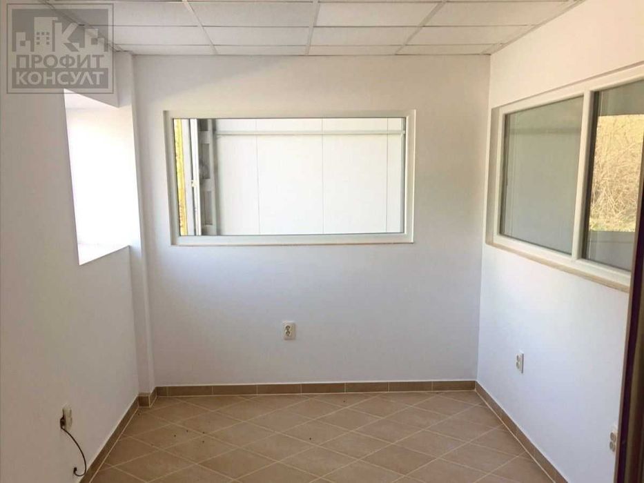 Склад под наем на главен път София - Варна