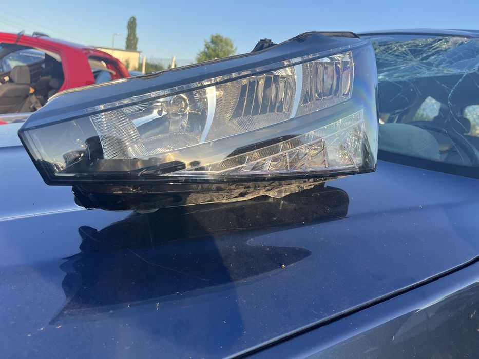 Фар Skoda Scala 21