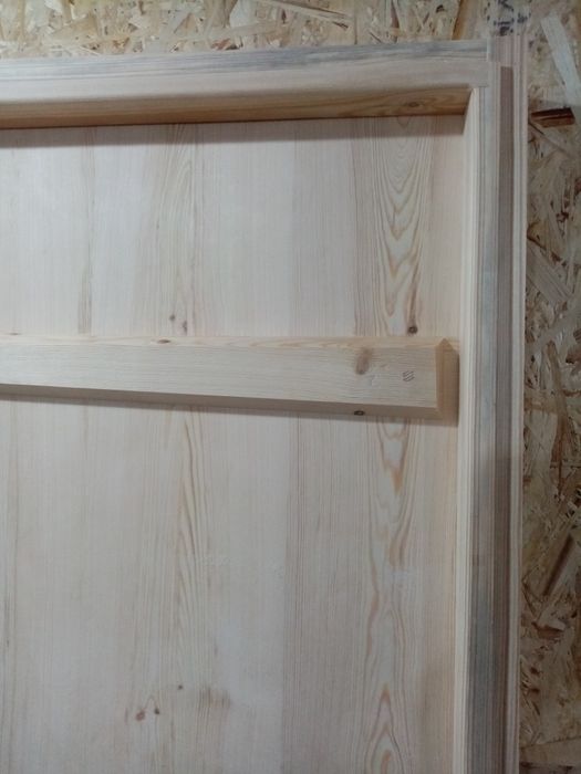 Дверь деревянная