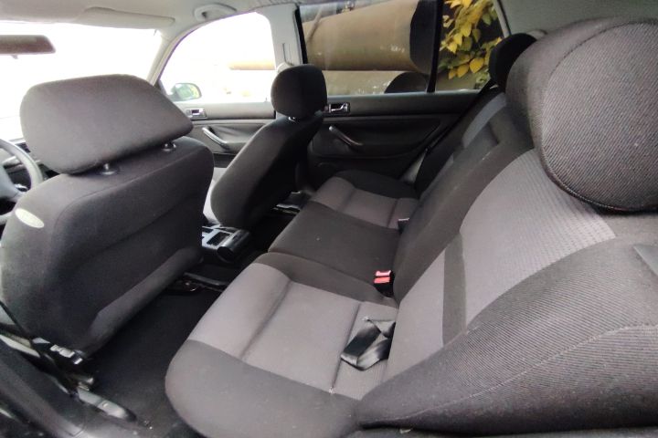 Lampa / Tripla stop stanga pe aripa Volkswagen VW Golf 2001