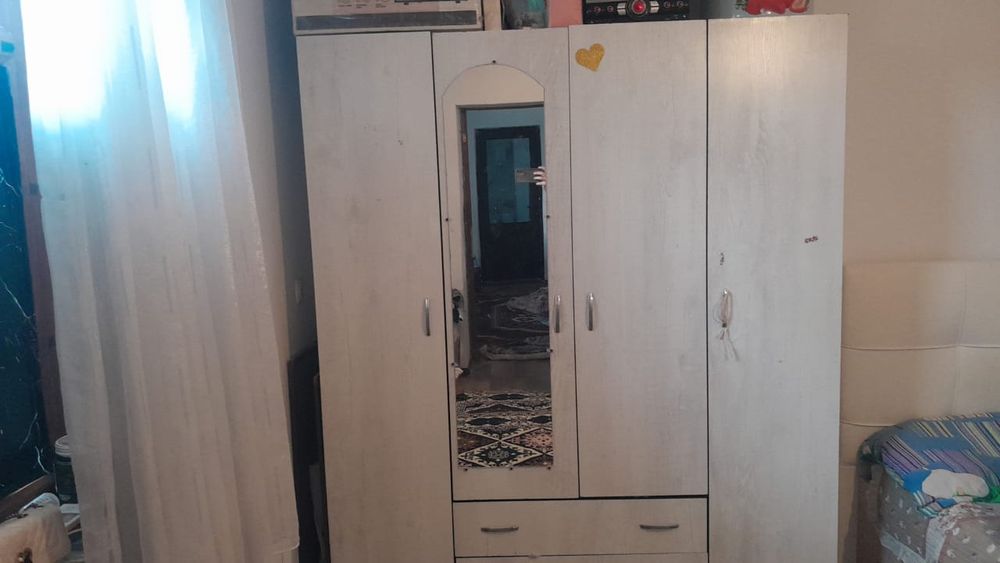 Тез арада шкаф сатылады