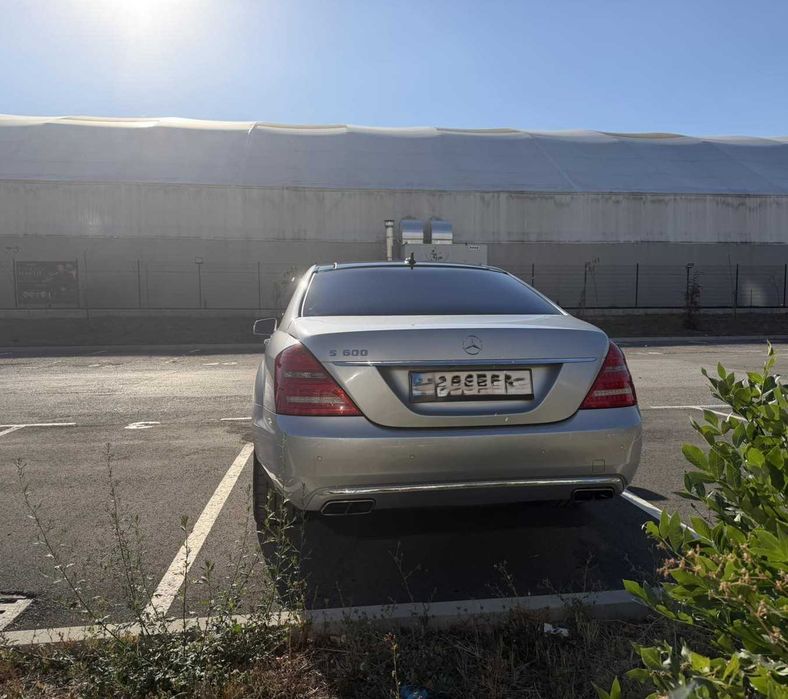 автомобил Мерцедес s600