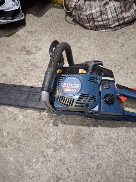 Продаю бензопилу