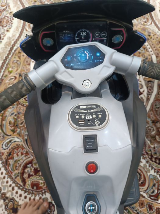 Sotiladi matasikil 2 ta yosh bolalar uchun usb fleshka bluetoth ulanad