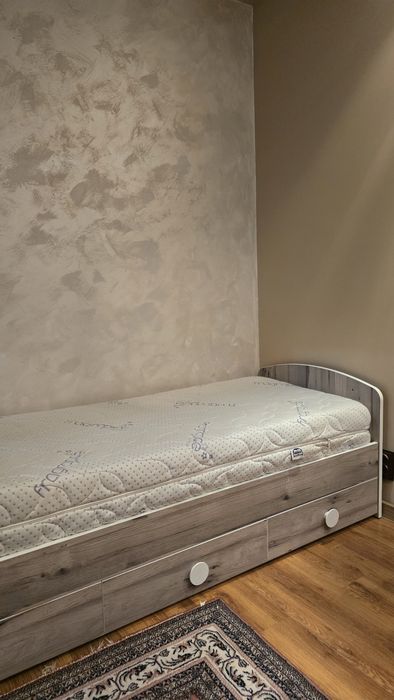 Детско легло 160/70  с матрак от мемори пяна и скринче