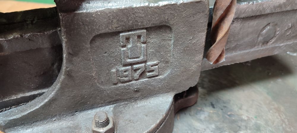 Станок сверлильный, тиски, телега