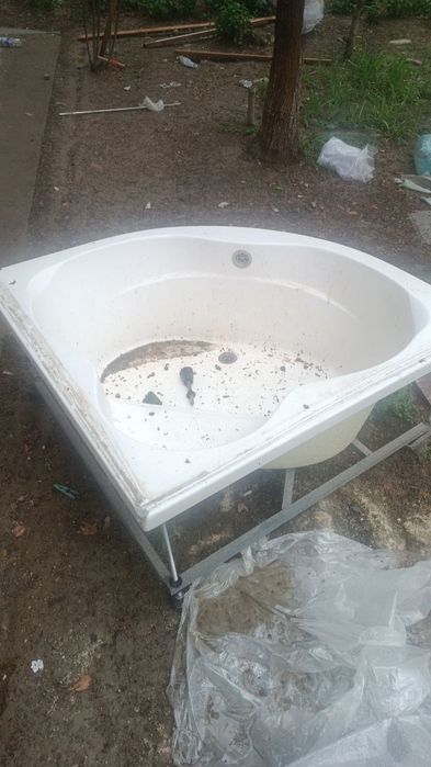 Продаётся ванна 110*110 см