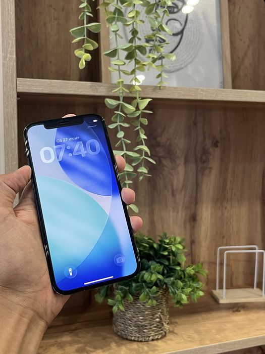 Телефон iPhone 12 Pro
