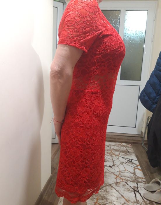 Официална дантелена рокля JUNONA