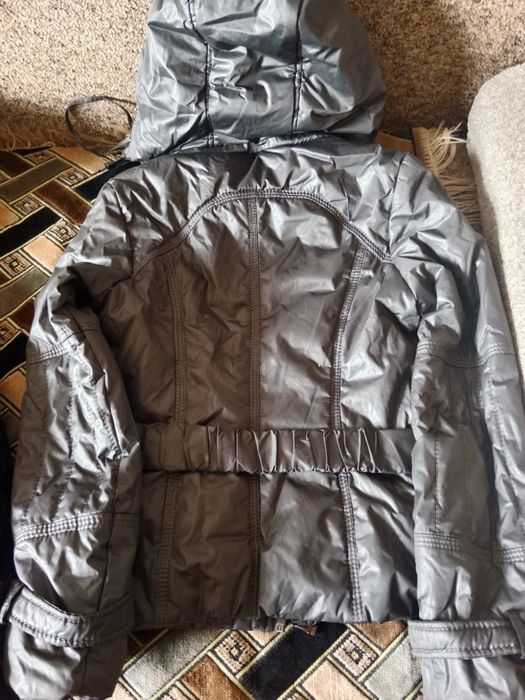 Куртки новые для девочек. Недорого