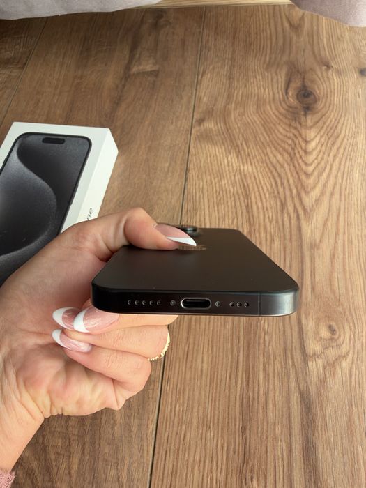 iPhone 15 pro - Черен Титан