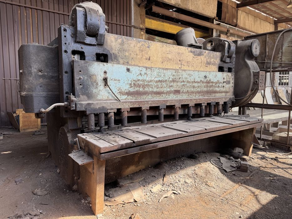 Продам гильотину толщина резки метала до 32 мм