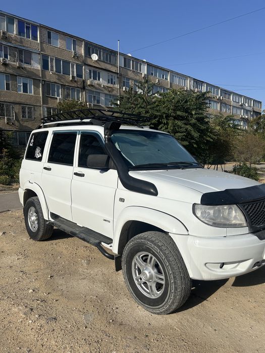 Машина Уаз патриот