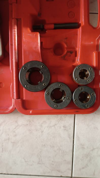 Mașină manuala electrică de filetat