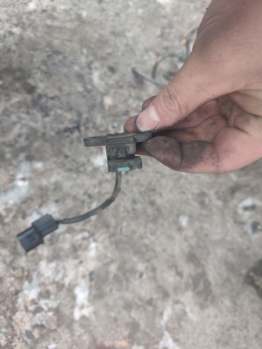 Продам двигатель 4м40 по запчастям