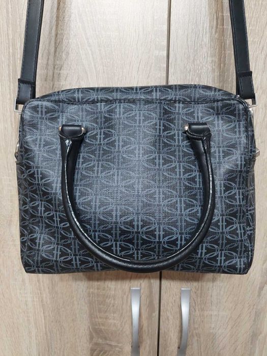 Средно голяма чанта в добро състояние, цена 10лв