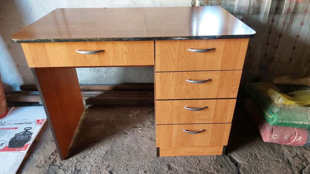 Стол письменный- рабочий