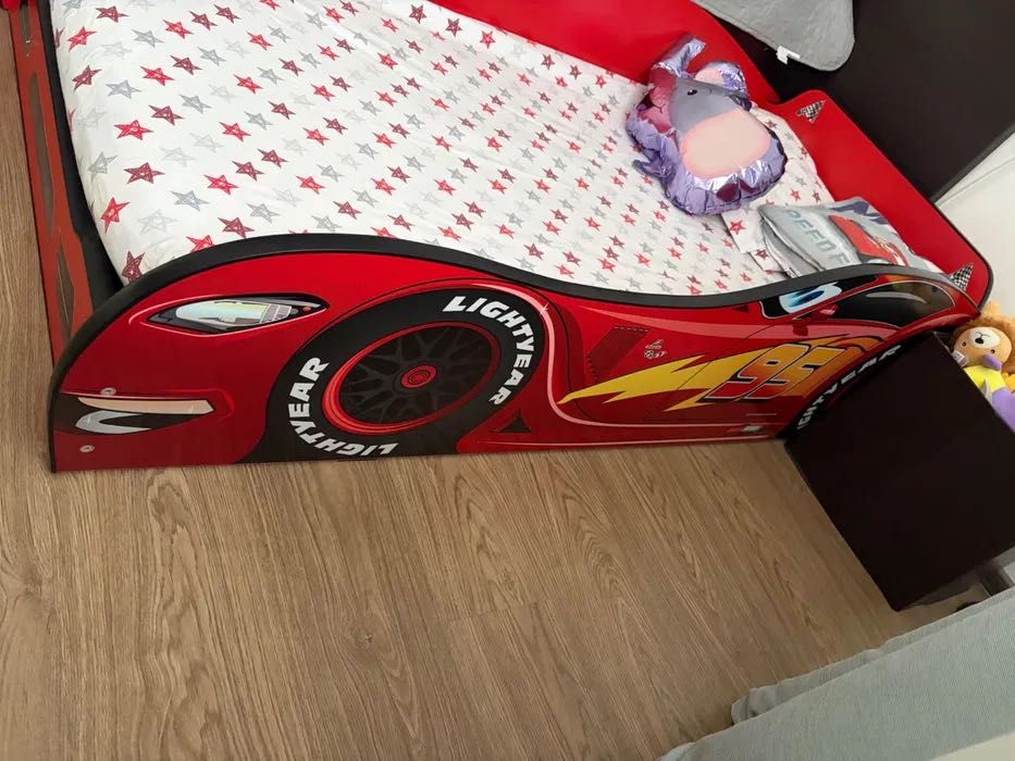 Patut mașinuța copil