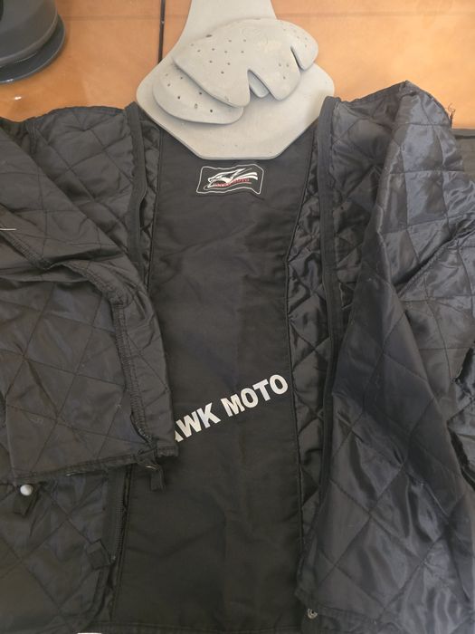 Продам мотоциклиста  куртку