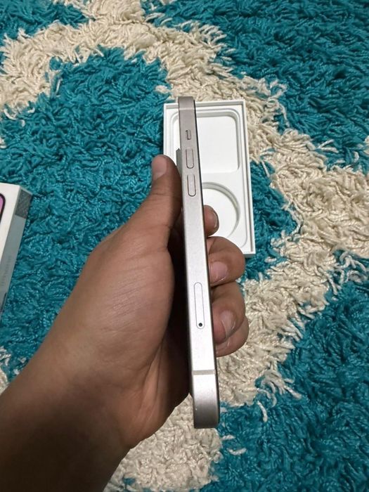 iPhone 14 белый цвет