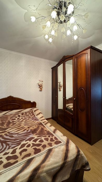 Продается спальный гарнитур