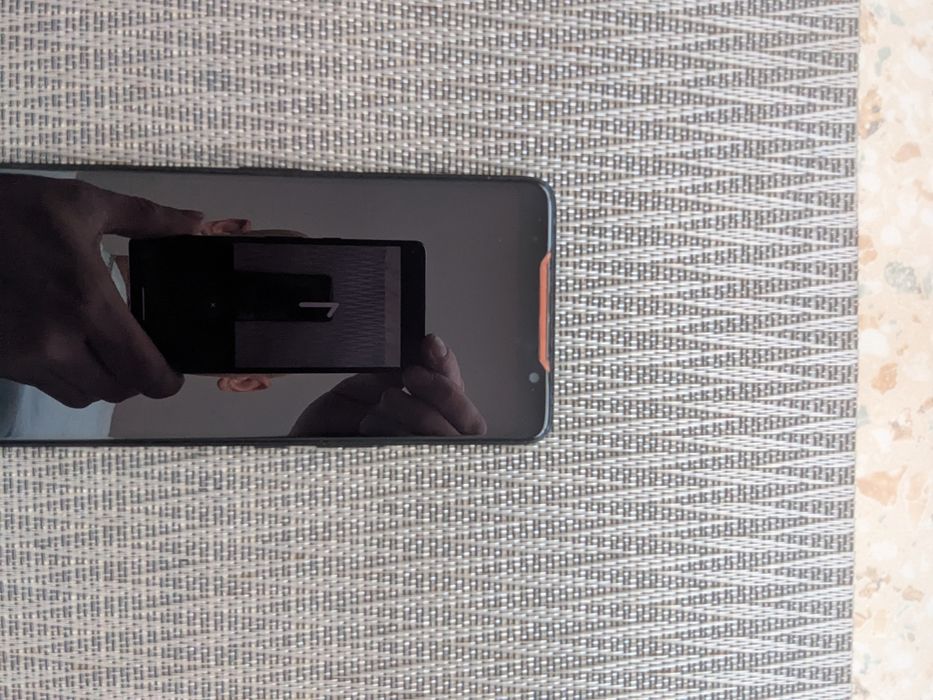 Telefon Gaming ASUS ROG Phone 1 (Z01QD / ZS600KL) - 8GB RAM, Ecran 90Hz, Liber de rețea