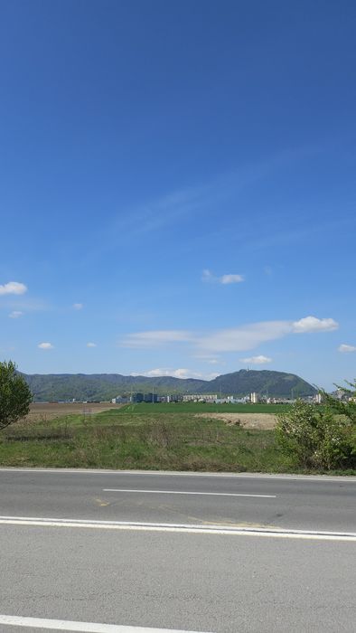 Vând teren industrial