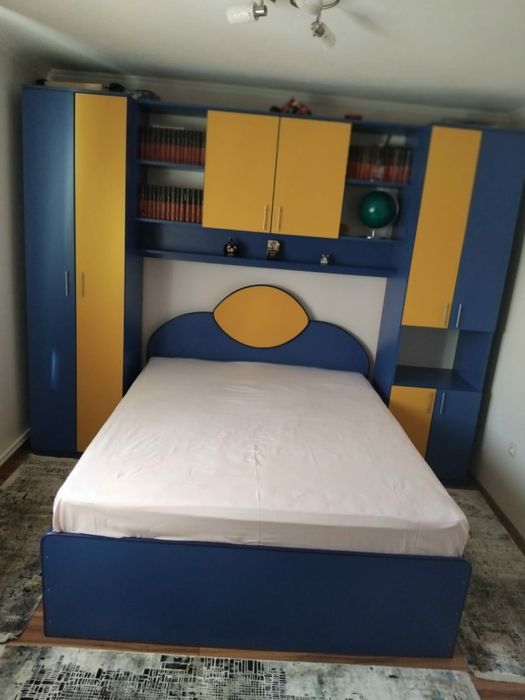 Vând modila de dormitor